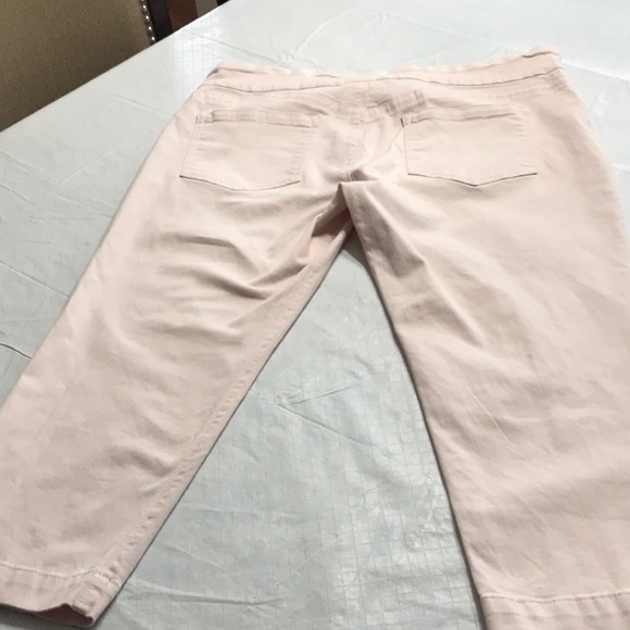 🌸🌸 Pink Pull On Cropped~~🌸🌸 - Picture 8 of 10